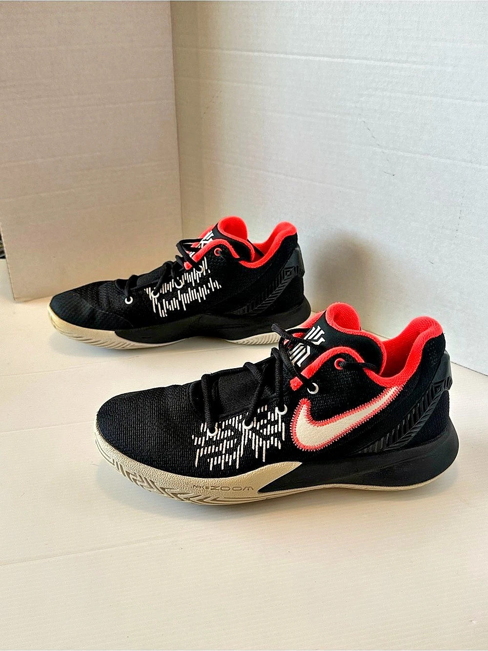 Nike Nike Kyrie Flytrap 2 Men's Basketball Shoes Black & Red US 8.5